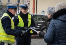 Bądź widoczny po zmroku – wspólna akcja bocheńskiej policji i starostwa powiatowego