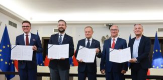 W umowie koalicji jest też o samorządach: „Skończymy z polityką tekturowych czeków”