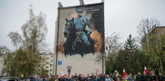 Bochnia. Odsłonięcie muralu na Os. Niepodległości – ZDJĘCIA