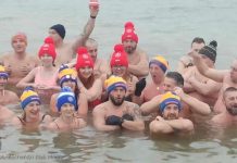 Bocheńskie morsy z charytatywną akcją w Kłaju – ZDJĘCIA