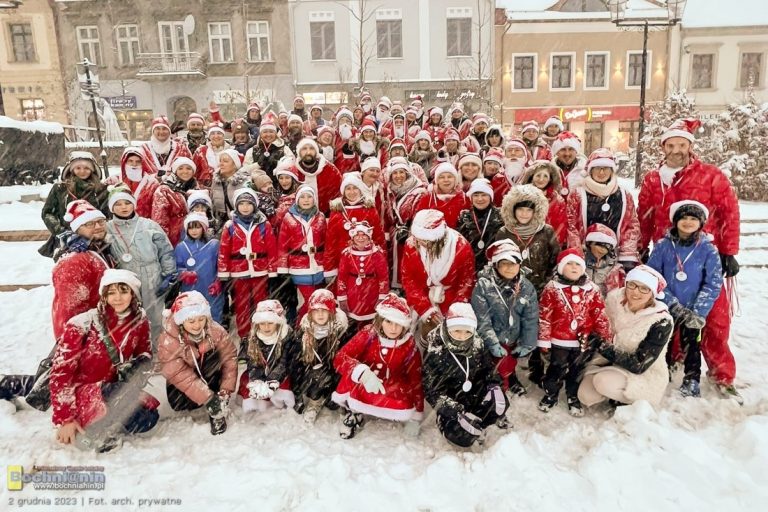 Mikołaje z workami prezentów znów na ulicach Bochni