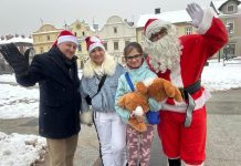 Działacze PO na Rynku w Bochni rozdawali upominki – ZDJĘCIA