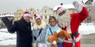 Działacze PO na Rynku w Bochni rozdawali upominki – ZDJĘCIA