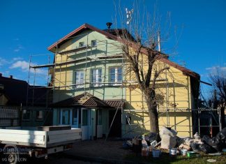 Gmina Borzęcin. Trwa modernizacja budynku w Bielczy