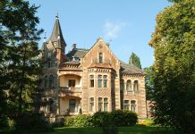 Pałac Żeleńskich. W niedzielę koncert gitarowy Adriana Furmankiewicza