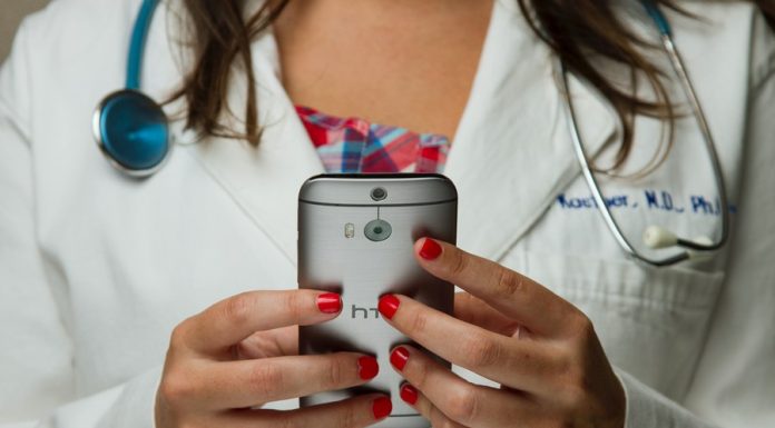 🔸 Zwolnienie L4 po telewizycie – czy to możliwe?