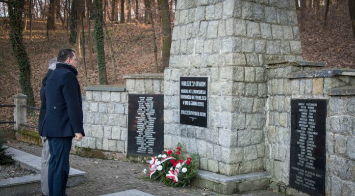 Bochnia. Uczczono pamięć ofiar mordu na Uzborni – ZDJĘCIA