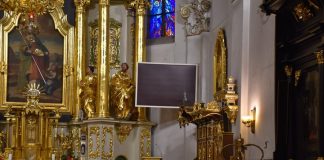 Ruszyła zrzutka na zakup nowych ekranów do wyświetlania tekstów pieśni w bocheńskiej Bazylice