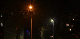 Bochnia. Od ponad roku os. Windakiewicza ma podwójne oświetlenie uliczne. Po co?