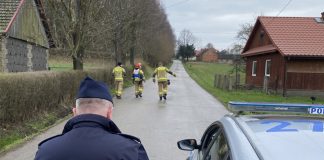 Dziecko zawiadomiło o rzekomej utracie przytomności swojej matki dzwoniąc pod numer alarmowy