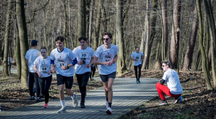 XII Bieg Tropem Wilczym w Bochni. Pobiegli w Parku Uzbornia – ZDJĘCIA