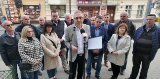 Jan Truś o zarobkach władz Gminy Bochnia: „Rozrzutność”. Było też o „zdjęciach na Facebooku” – WIDEO