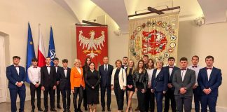 Uczniowie CKZiU w Łapanowie z wizytą w Pałacu Prezydenckim – ZDJĘCIA