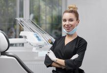🔸 Asystentka a higienistka stomatologiczna – jakie są różnice?