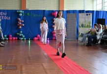 Finał ekologicznej akcji w I LO. Pokaz mody STAYfashion – ZDJĘCIA