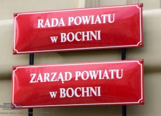 Rada Powiatu w Bochni podniosła wynagrodzenie starosty, członków zarządu i diety radnych
