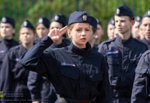 📸🎞 II LO w Bochni. Pożegnanie uczniów klas mundurowych i ślubowanie nowych roczników – ZDJĘCIA, WIDEO