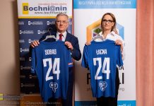 Debata. Kandydaci otrzymali koszulki BSF. „Niech przypominają, że sport jest częścią życia miasta”