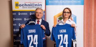 Debata. Kandydaci otrzymali koszulki BSF. „Niech przypominają, że sport jest częścią życia miasta”