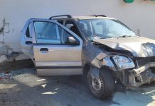 Żegocina. 83-latek staranował auta na parkingu i wjechał w sklep