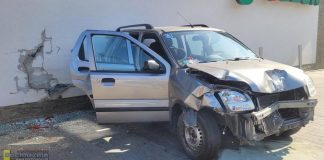 Żegocina. 83-latek staranował auta na parkingu i wjechał w sklep