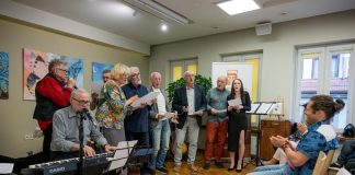 Biblioteka. Poezja i satyra Zbigniewa Pikuły – ZDJĘCIA