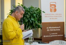 Biblioteka w Bochni. Spotkanie z Robertem Brzezińskim – ZDJĘCIA