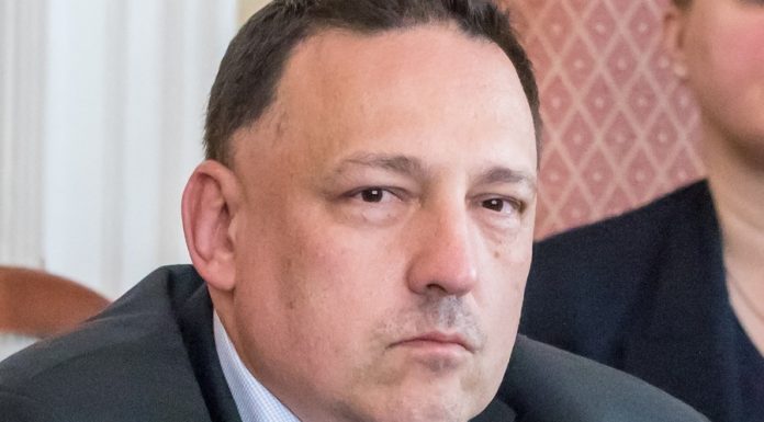 Rada Powiatu w Bochni. Tomasz Całka odszedł z klubu PiS. „Nie będę pionkiem”