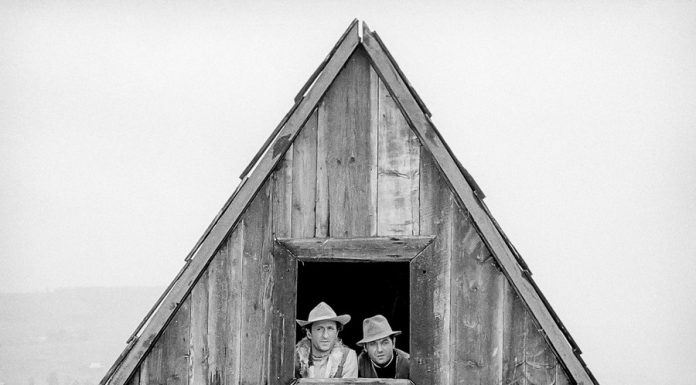 W piątek w DKF „Słońce wschodzi raz na dzień”