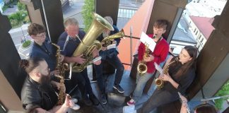 Muzycy na wieży Bazyliki. Jak oni tam weszli?! – WIDEO