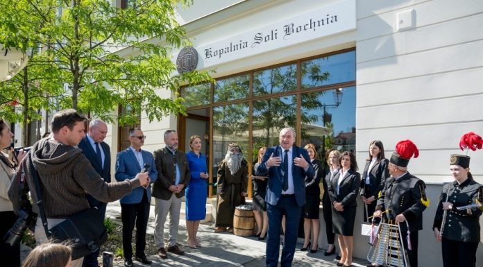 W centrum Bochni otwarto biuro obsługi turystycznej „Sutoris” – ZDJĘCIA, WIDEO