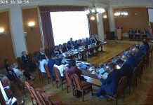 Rada Powiatu w Bochni. „Są trzy rodzaje kłamstw: kłamstwa, bezczelne kłamstwa i statystyki”