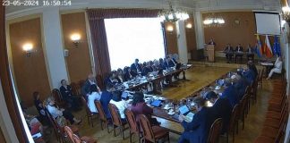 Rada Powiatu w Bochni. „Są trzy rodzaje kłamstw: kłamstwa, bezczelne kłamstwa i statystyki”