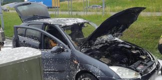 Brzesko. Pożar samochodu na stacji paliw