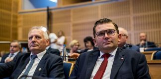 Małopolska wciąż bez marszałka. „Radni zdradzili ideały PiS”. Będą przedterminowe wybory?
