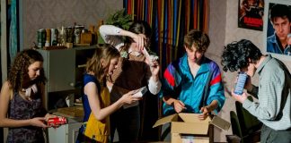 Teatr Artystokracki wystawia nowy spektakl pt. „KAPSLE. Zagrajmy jeszcze raz” – ZDJĘCIA