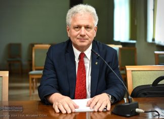 Bochnia. Radny Kosturkiewicz broni się uchwałą RIO. Zastępca burmistrza: „Jestem wielkim fanem pana paraboli”