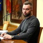 Jakie stawki za odbiór odpadów? KO chce większej obniżki, a radny Pałkowski ironizuje: „Ino was wycałować!”