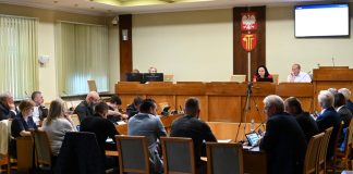 🔴 NA ŻYWO: Nadzwyczajna sesja Rady Miasta Bochnia – ZAPIS RELACJI