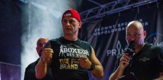Show na Rynku – ceremonia ważenia zawodników przed Galą Boksu – ZDJĘCIA