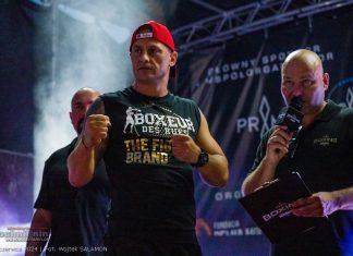 Show na Rynku – ceremonia ważenia zawodników przed Galą Boksu – ZDJĘCIA