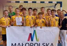 Chłopcy z bocheńskiej „Dwójki” mistrzami województwa w piłce ręcznej
