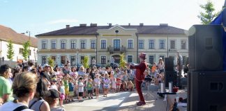Bochnia. Iluzjonista na Rynku – ZDJĘCIA