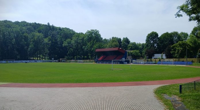 Stadion przy Parkowej w Bochni. Jest szansa na kompromis między piłkarzami a biegaczami