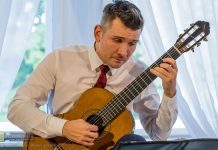 Pałac Żeleńskich. Koncert gitarowy Adriana Furmankiewicza – ZDJĘCIA