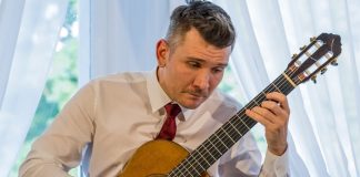 Pałac Żeleńskich. Koncert gitarowy Adriana Furmankiewicza – ZDJĘCIA