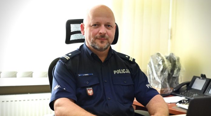 Nowy komendant policji w Bochni podinsp. Jarosław Kmieć: „Podchodzę do wszystkich spraw z pełnym zaangażowaniem” – WYWIAD
