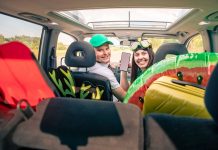 🔸 Wakacje samochodem – co warto przygotować?