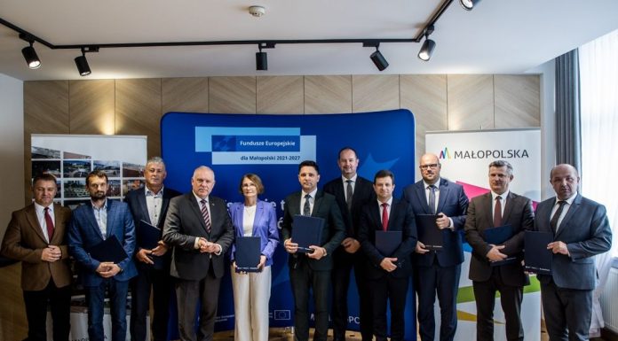 Miliony złotych dla samorządów z naszego regionu – przekazano promesy