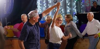Radosne Senior Party w Brzesku i recital Haliny Frąckowiak – ZDJĘCIA